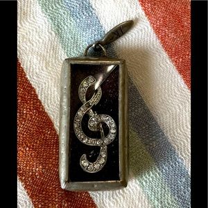 Jewel Kade // Genuine // Music // Charm